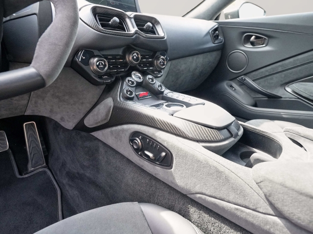 Bild 27 -  F1 Jet Black / Phantom Grey Carbondach