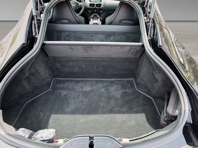 Bild 32 -  F1 Jet Black / Phantom Grey Carbondach