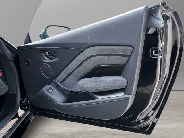 Bild 33 -  F1 Jet Black / Phantom Grey Carbondach