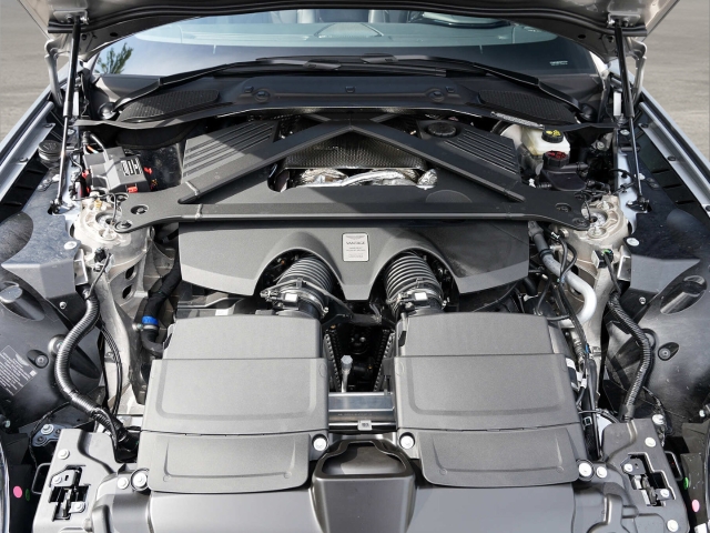 Bild 26 - Roadster Aluminite Silver / Onyx Black