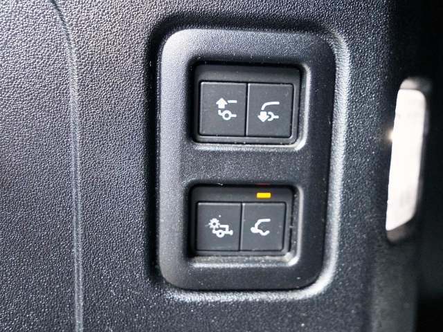 Bild 33 - D250 90 XS Edition AWD Matrix LED Pano AHK