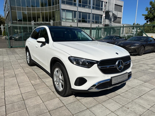 Mercedes-Benz GLC 200  4MATIC Avantgarde PANO AHK MBUX OLED
