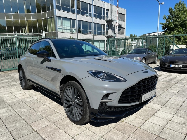 Aston Martin DBX  707 China Grey / Onyx Black