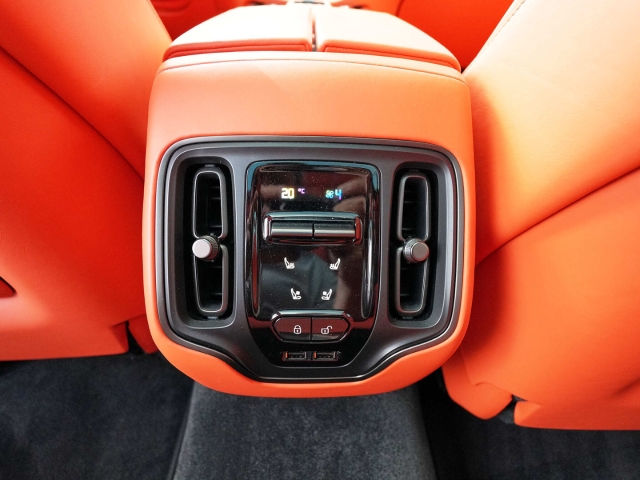 Bild 34 -  707 Satin Onyx Black Californian Poppy