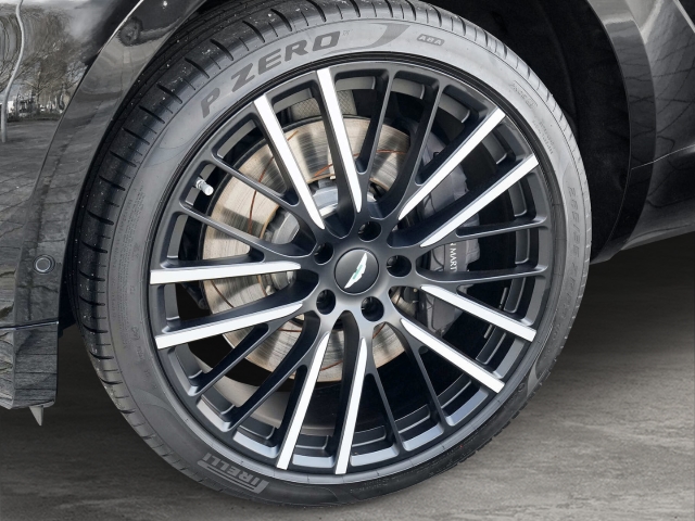 Bild 13 - 550 UPE 227.330,-€ Jet Black / Onyx Black