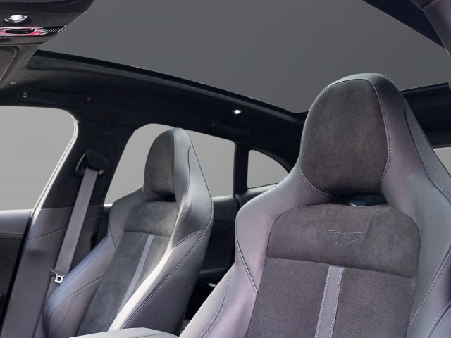 Bild 22 - 550 UPE 227.330,-€ Jet Black / Onyx Black