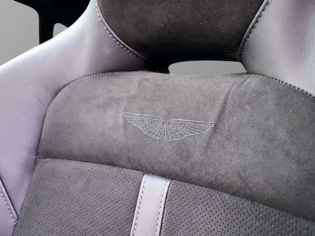 Bild 24 - 550 UPE 227.330,-€ Jet Black / Onyx Black