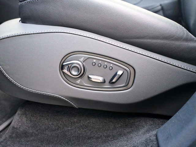 Bild 26 - 550 UPE 227.330,-€ Jet Black / Onyx Black