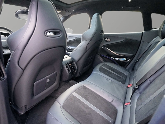 Bild 32 - 550 UPE 227.330,-€ Jet Black / Onyx Black