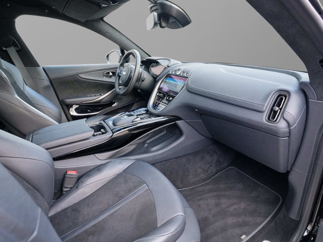 Bild 39 - 550 UPE 227.330,-€ Jet Black / Onyx Black