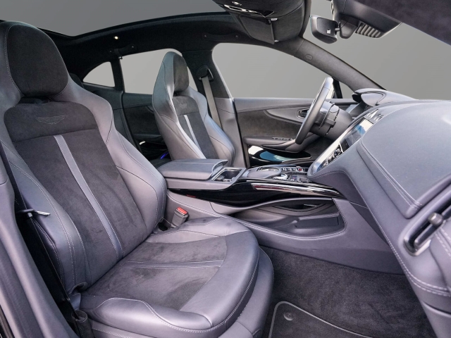 Bild 40 - 550 UPE 227.330,-€ Jet Black / Onyx Black