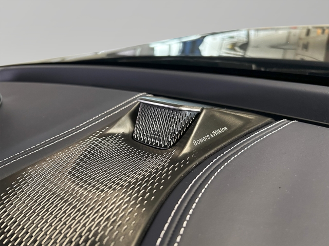 Bild 34 - 707 Onyx Black Dark Knight Bowers & Wilkins