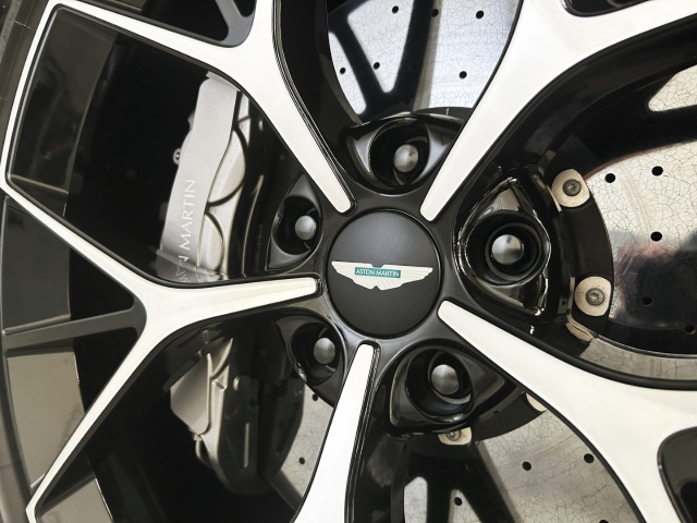 Bild 36 - 707 Onyx Black Dark Knight Bowers & Wilkins