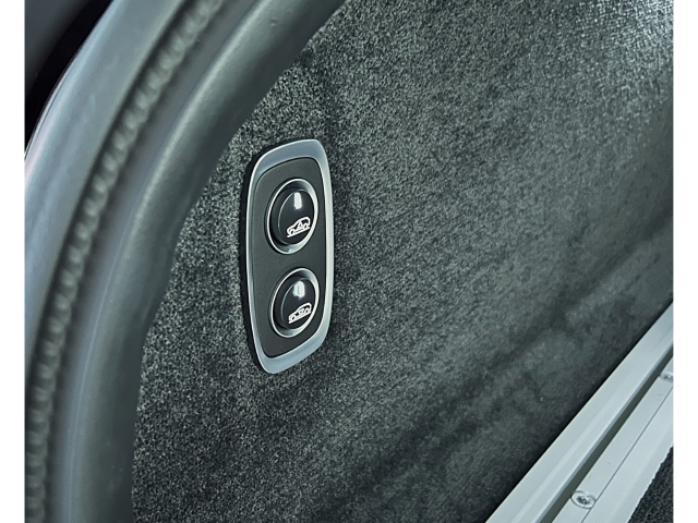 Bild 45 - 707 Onyx Black Dark Knight Bowers & Wilkins