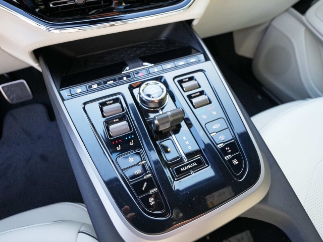 Bild 24 - 707 Lunar White / Onyx Black / Ivory